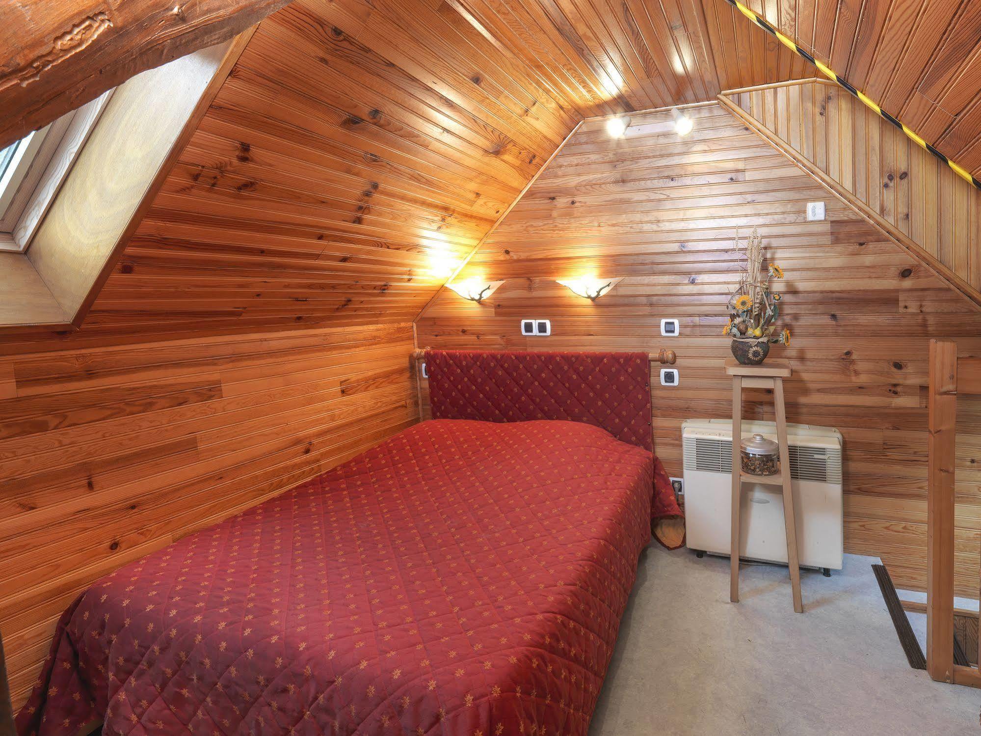 Auberge De L'Isard Сен-Дени Экстерьер фото